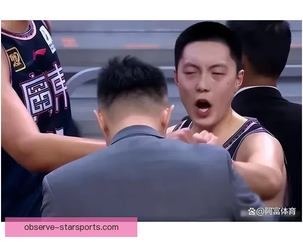 国内篮球联赛季后赛激烈开战 球队争夺总冠军风云再起